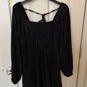 Black velvet Long Sleeve Dress